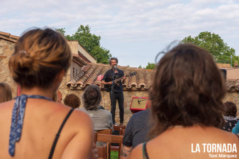 Estúpida Erikah a Castell d'Aro. Festival Propers