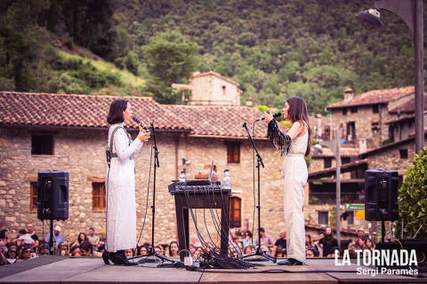 Tarta Relena omple Beget en un concert màgic