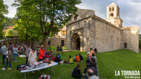 Mireia Vives i Borja Penalba al Monestir de Camprodon