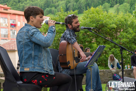 Mireia Vives i Borja Penalba al Monestir de Camprodon