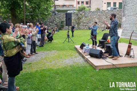 Mireia Vives i Borja Penalba al Monestir de Camprodon