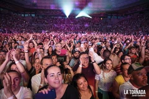 Públic. Juan Luis Guerra al Palau Sant Jordi de Barcelona