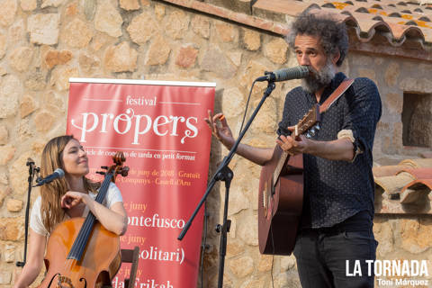 Estúpida Erikah a Castell d'Aro. Festival Propers